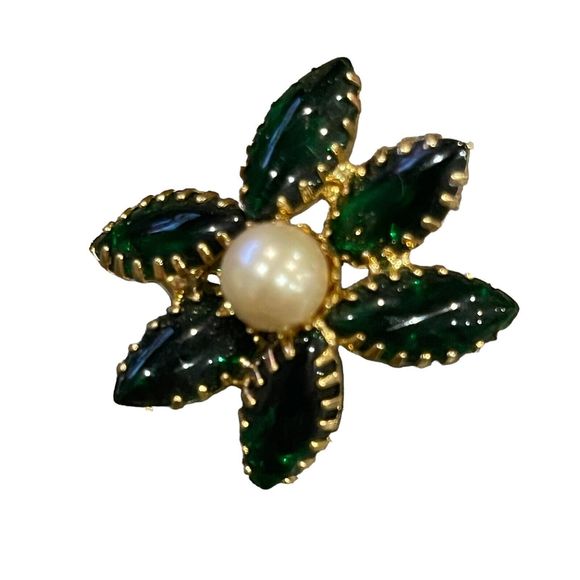 Vintage Green Glass Navette Rhinestone Faux Pearl Flower Pin Brooch Gold Tone - Picture 4 of 6